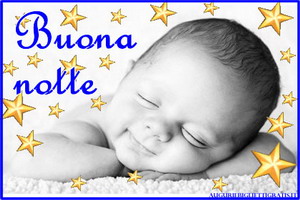 buona notte con bambino che sonnecchia